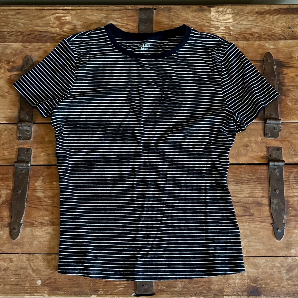 8 is great- Women Size Large - Picture 3 of 9